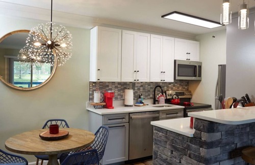 Timberline Condo | Summit View – Walk to Timberline Mountain ski lifts and lodge!