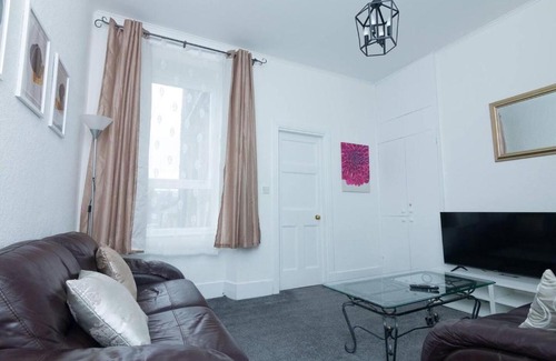 Aberdeen West End Apartment | Summit West End Elegant 1 Bed Flat Free Parking
