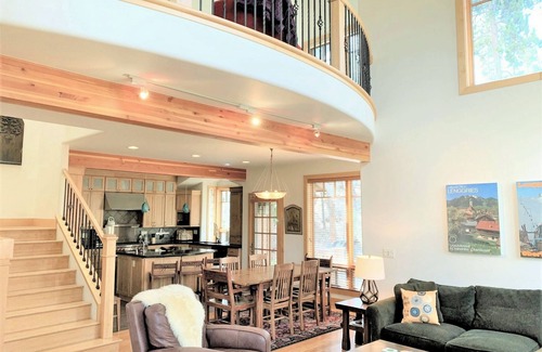 The Reserve Ski Chalet | Summt Rose Escape Theater Rm Gourmet Kitchen