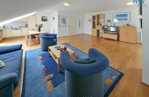 Binz Apartment | Sun included - vacation apartment with two south-facing balconies!