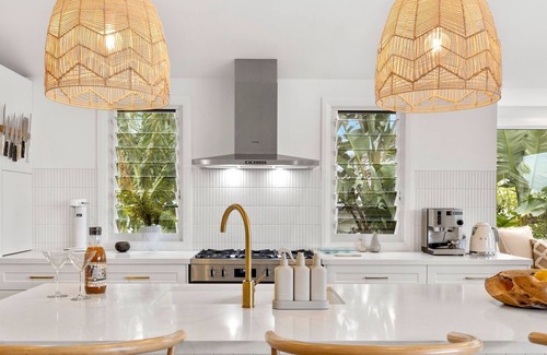 Mollymook Beach House | Sun Kissed Getaway - Spacious Family Home close to Mollymook Beach!