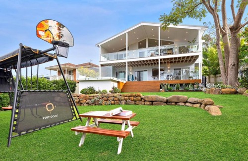 Mollymook Beach House | Sun Kissed Getaway