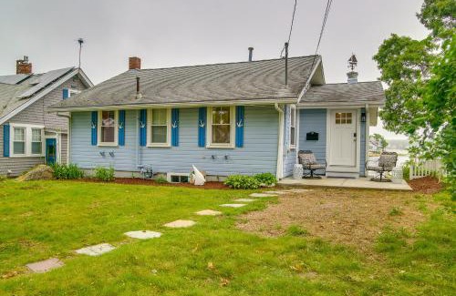 Wareham Center House | Sun-Soaked Wareham Cottage with River Access!