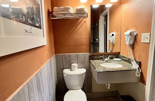 Junction Hotel | Sun Valley Motel