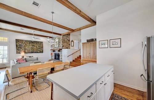 Burnet House | Sunday House @ Cockleburr Cove on Inks Lake - Lakefront property w/boat dock