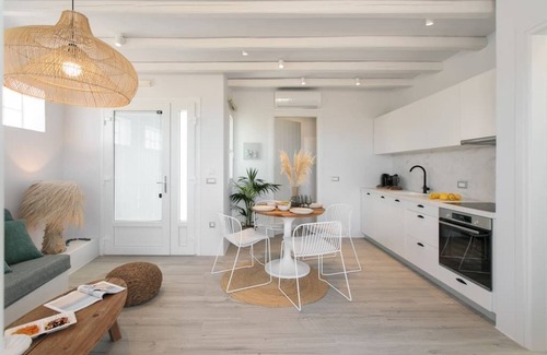 Agia Anna Villa | Sunday Luxury Whole Residence - Naxos Ag. Anna Beach ⛱