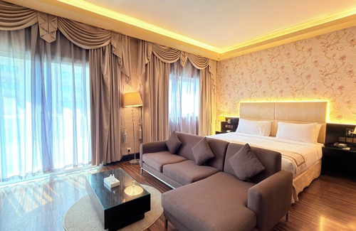 Ras Al Khaimah Hotel | Sunday Mangrove Corniche Hotel, Ras Al Khaimah