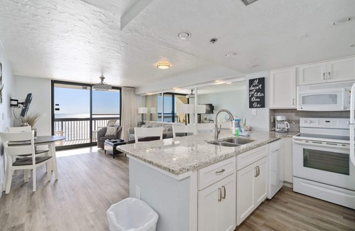 Destin Condo | SunDestin 1710 by Scenic Stays