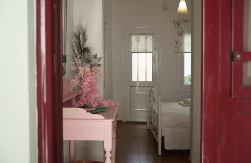 Ionia House | Sunflower Kallimasia