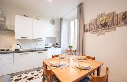 Intra Apartment | Sunflower - Modern Apartment on Lake Maggiore