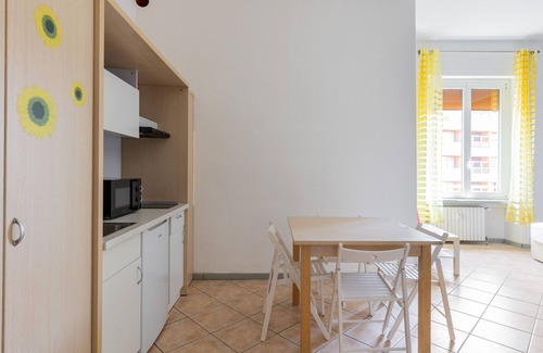 Historic Center Apartment | Sunflower Studio by Wonderful Italy