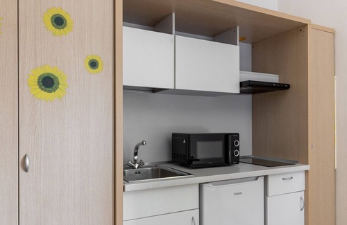 Historic Center Apartment | Sunflower Studio by Wonderful Italy