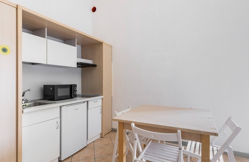 Historic Center Apartment | Sunflower Studio by Wonderful Italy