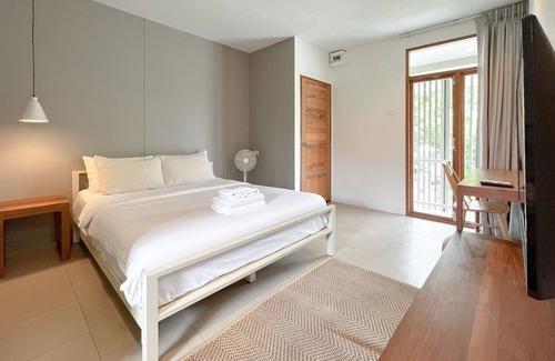 Chim Phli Hotel | SUNKISS pool.bed.cafe