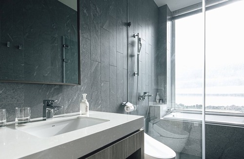 Eluan Bed & Breakfast | Sunlight on the peninsula