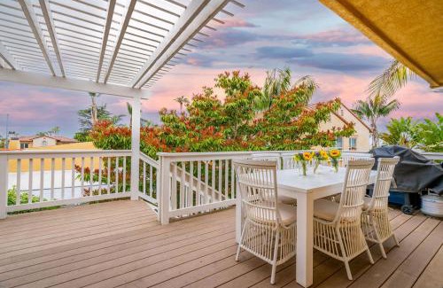 Village of La Jolla House | Sunlit La Jolla Village Gem with Peak Ocean Views