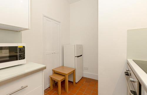 Chelsea Riverside Apartment | Sunny 1BR Gem in Chelsea Harbour & Coleridge Gardens