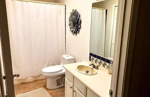 Taos House | Sunny 2 bedroom home with stunning views