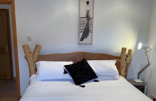 Stonehaven Apartment | Sunny 3 Bed 1st Floor Apartment - very close to Beach and Town