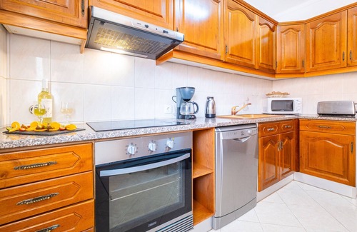 Vale de Parra Villa | Sunny Algarve Villa Near Beaches & Golf