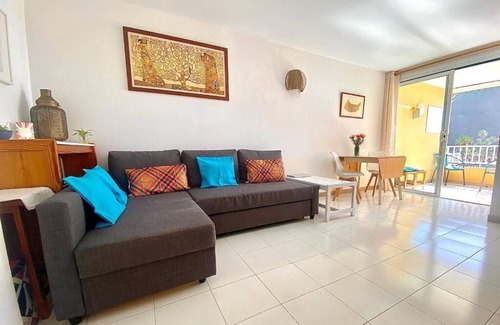 Tazacorte House | Sunny apartment directly on the Atlantic, the beach is right outside the door!