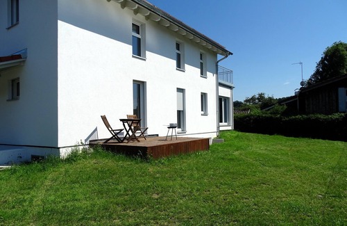 Postmuenster Apartment | Sunny apartment with large garden in a local recreation area