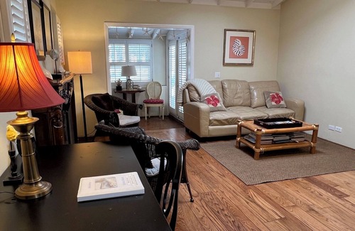 Balboa Island Cottage | Sunny Balboa Island Cottage: A/C, avail: Sep 27-Oct: ”WINTER” Rental 35%-50% OFF