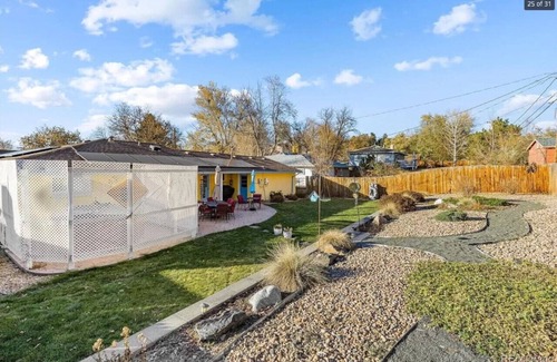 Scenic Heights Apartment | Sunny Beach House of Olde Town Arvada