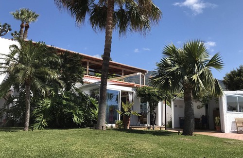 La Victoria de Acentejo House | Sunny chalet, Atlantic and Teide views, free WiFi, garden, pool, barbecue