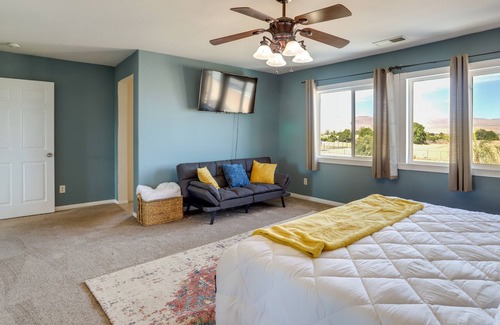 Coachella Cottage | Sunny California Retreat - Pool, Patio & Grill!