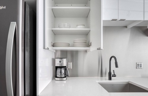 Central Square Apartment | Sunny Central Square Jr 1BR w/W/D & Gym, nr Central T, by Blueground