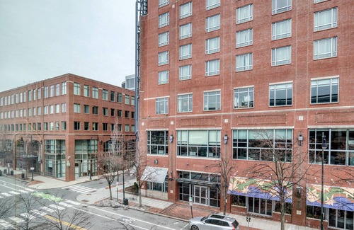 Central Square Apartment | Sunny Central Square Jr 1BR w/W/D & Gym, nr Central T, by Blueground