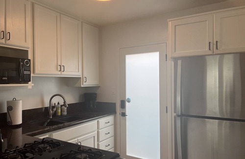 South Mission Beach Condo | ☀️Sunny Courtside House, 🏖STEPS TO OCEAN OR BAY, Bikes! South Mission BeachSD