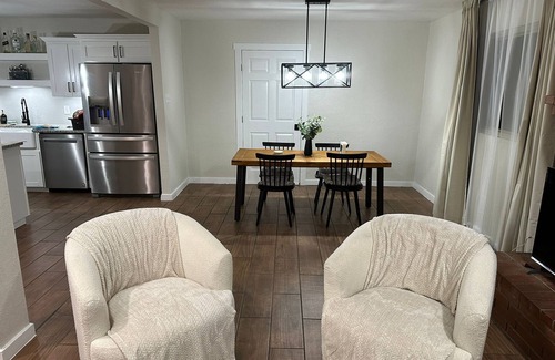 Biggs Field House | Sunny El paso family stay and Pool