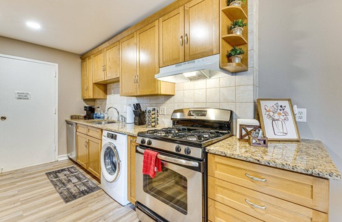 Old Fourth Ward Condo | Sunny Escape with 2BR Condo with Pool Access