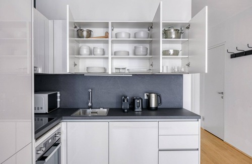 Favoriten Apartment | Sunny Favoriten 1BR w/Gym & Lounge, walk to Hauptbahnhof, by Blueground