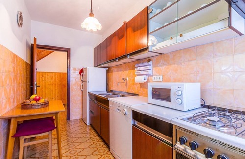 Grandici House | Sunny holiday home in the middle of green nature