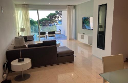 Vale do Garrao Apartment | Sunny Lounge Apartment