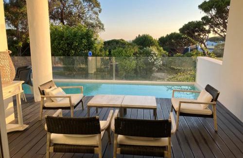 Vale do Garrao Apartment | Sunny Lounge Apartment