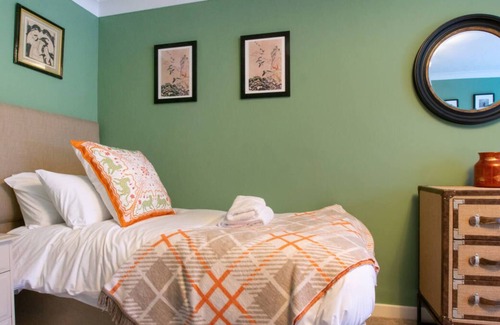 Llanrhidian House | Sunny Marshes in the beautiful Swansea