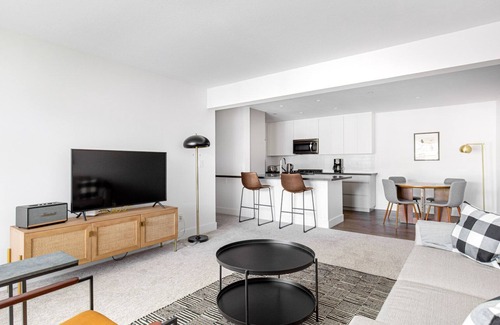 Sharon Heights Apartment | Sunny Menlo Park 1BR w/Pool, W/D, Gym, near 82, 101, 280, by Blueground