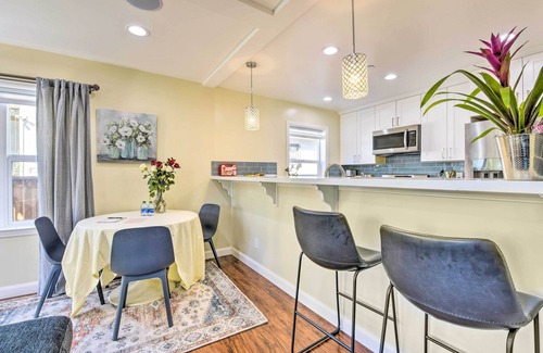 Shafter House | Sunny Oakland Retreat w/Patio & Cute Garden!