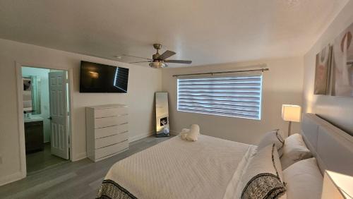 Homestead House | Sunny Oasis with private pool