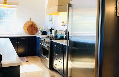 Quadra Island House | Sunny Ocean Front Beach House