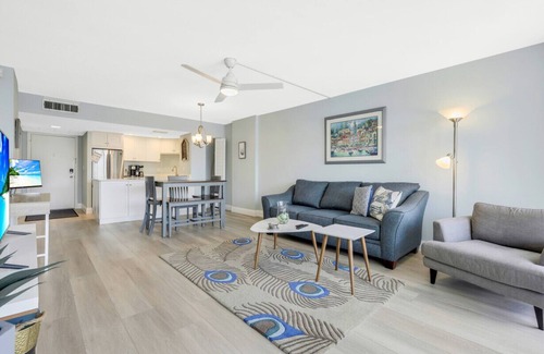 Vanderbilt Beach Condo | Sunny One-Bedroom Retreat Near Sandy Shores