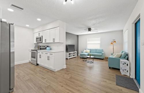 Palmetto House | Sunny Palmetto Oasis - 4BR Home With Private Pool