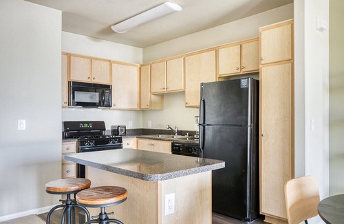 Los Angeles Apartment | Sunny Playa Vista 1BR w/Pool, W/D & Gym, nr beach, by Blueground