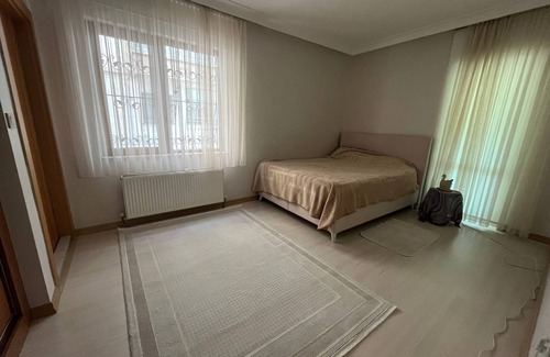 Yenimahalle House | Sunny Retreat