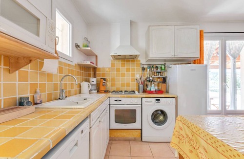Roquebrun Villa | Sunny Roquebrun Getaway