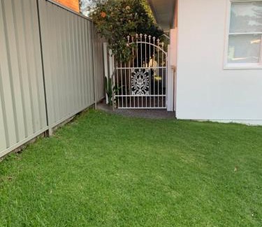 Shellharbour House | Sunny Rose